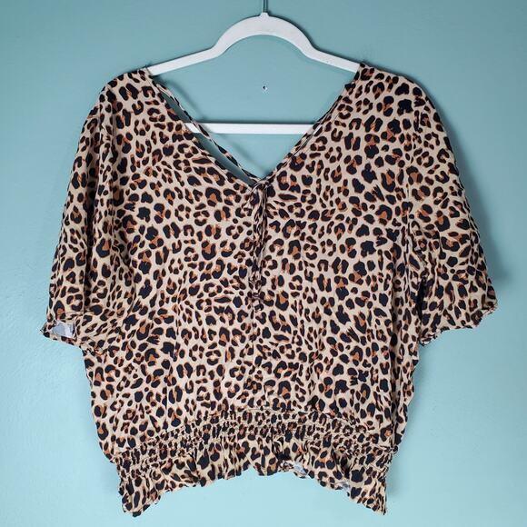 Maurices Womens Lightweight Button Front Leopard Print Smocked SS Top Size XL - Picture 2 of 5